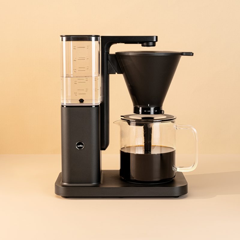 Coffee-maker_Zense_CM10B-M125_Front_Enviromnent