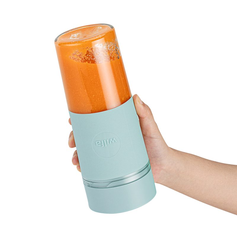 Portable-Blender_RCBL-45LC_Front_Hand-Holding